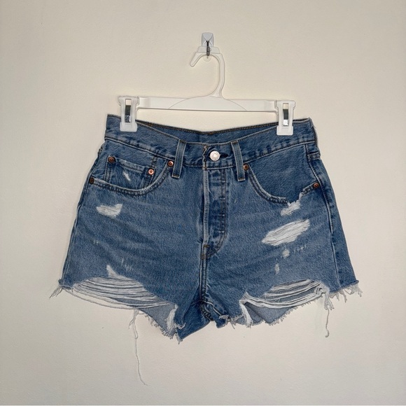 Levi 501 Light Wash Distressed Denim Jean Shorts 27 - Picture 1 of 6